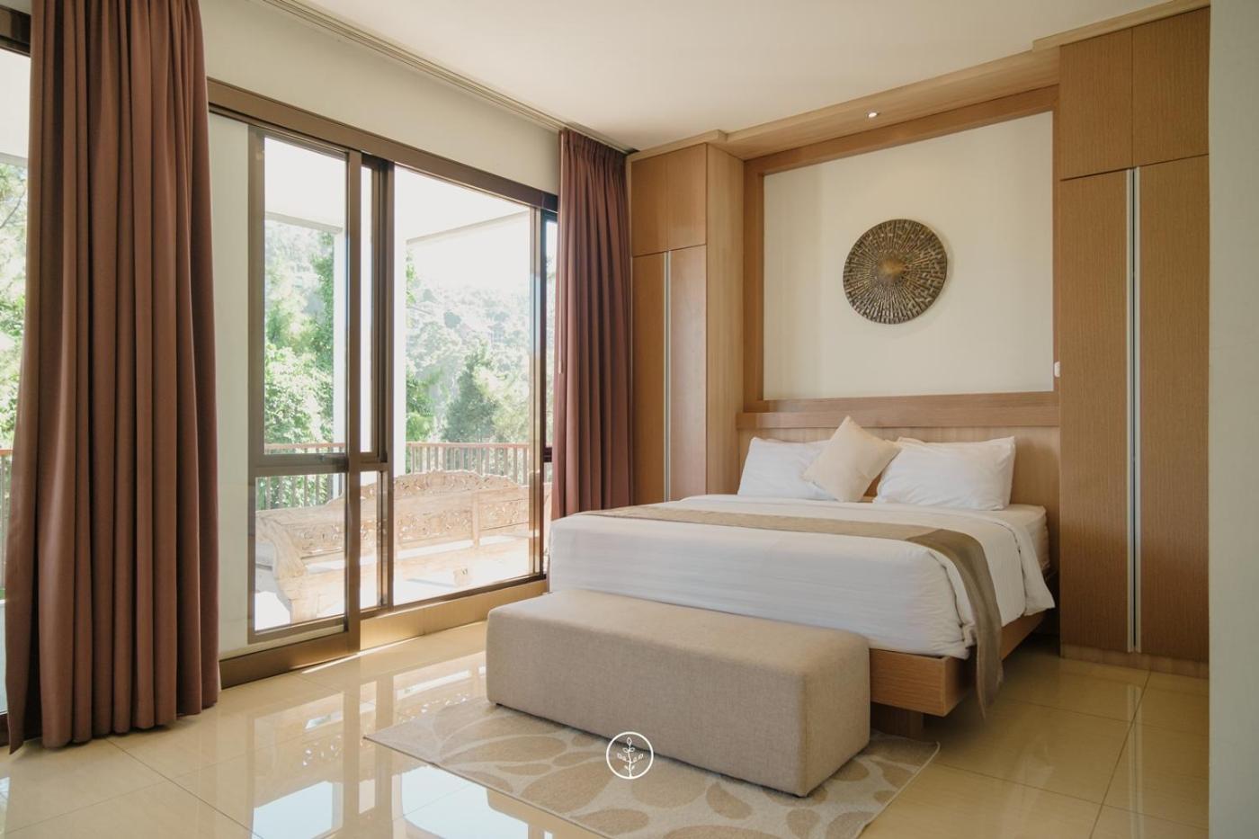 Narwastu Hill View Villa 6 Bedrooms With A Private Swimming Pool Бандунг Екстериор снимка