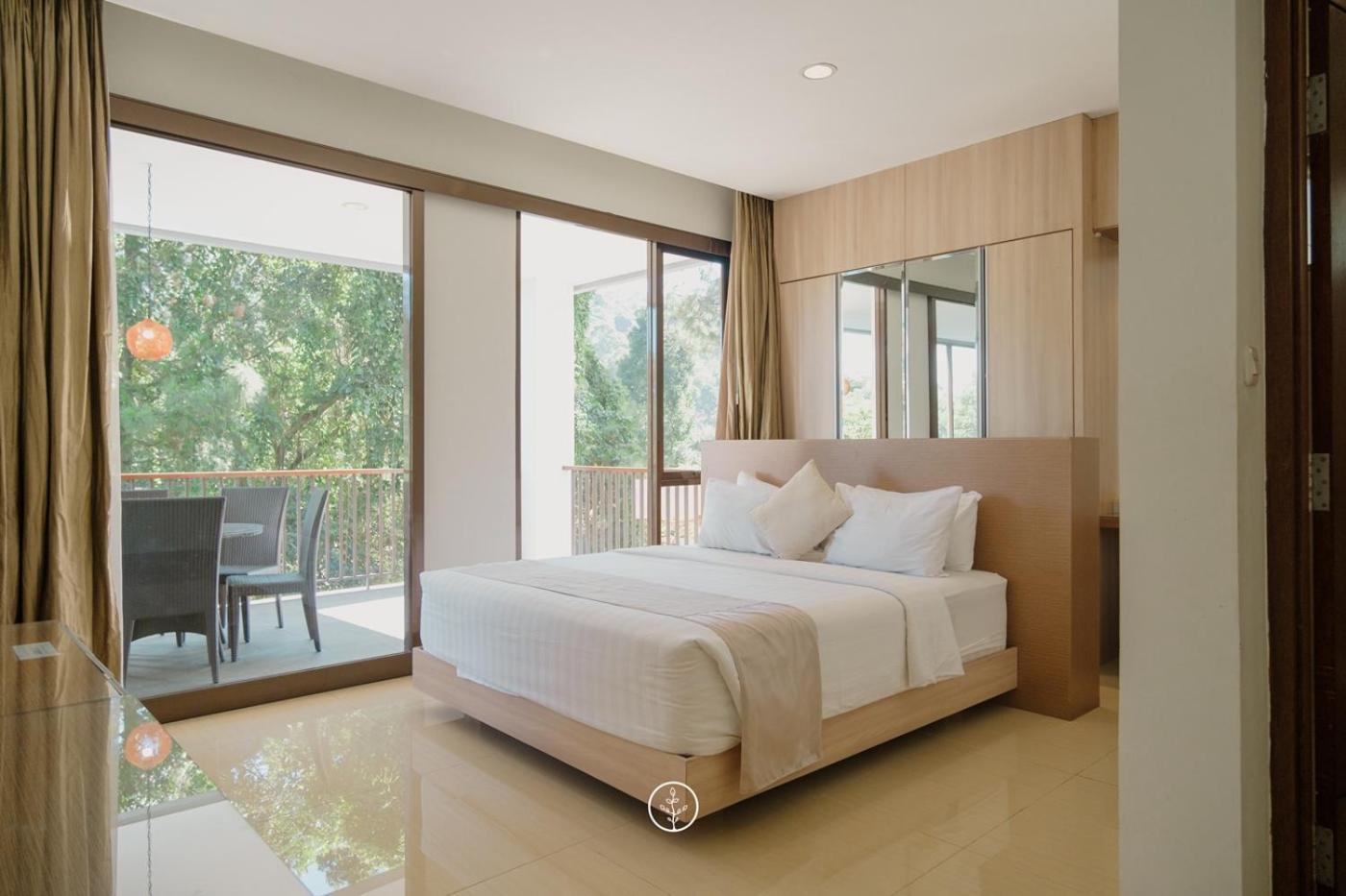 Narwastu Hill View Villa 6 Bedrooms With A Private Swimming Pool Бандунг Екстериор снимка