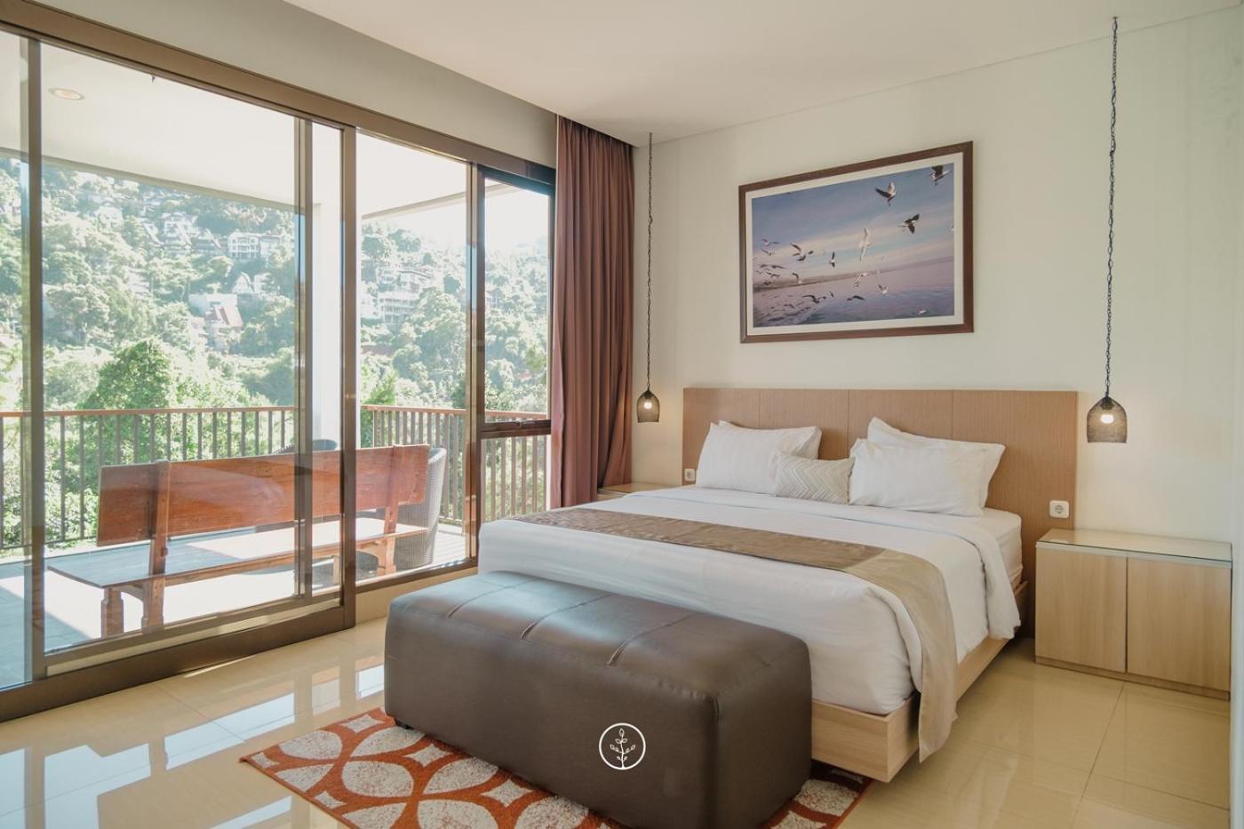 Narwastu Hill View Villa 6 Bedrooms With A Private Swimming Pool Бандунг Екстериор снимка