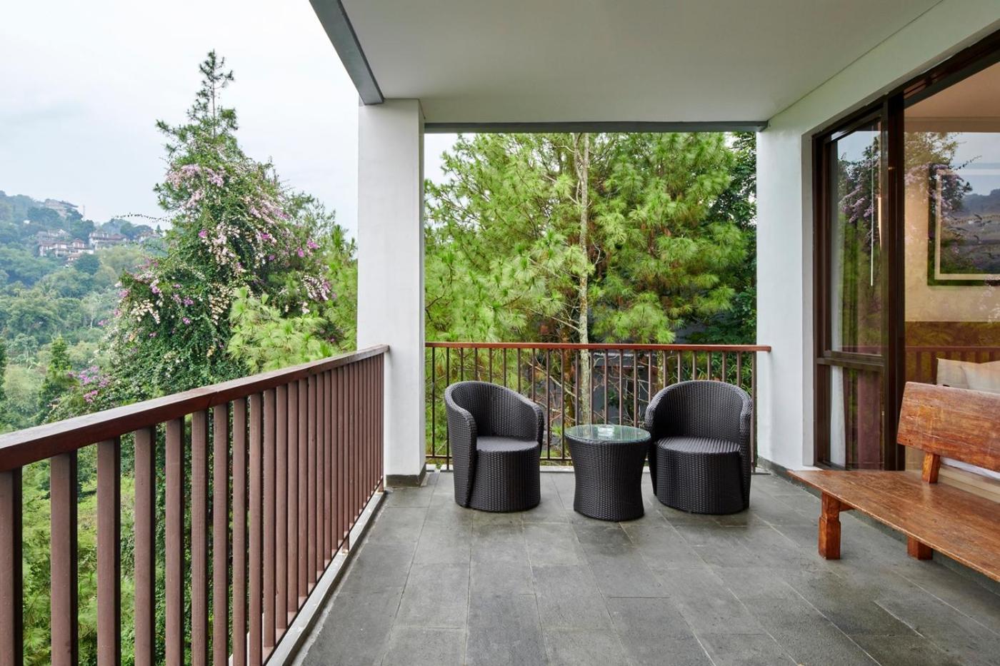 Narwastu Hill View Villa 6 Bedrooms With A Private Swimming Pool Бандунг Екстериор снимка
