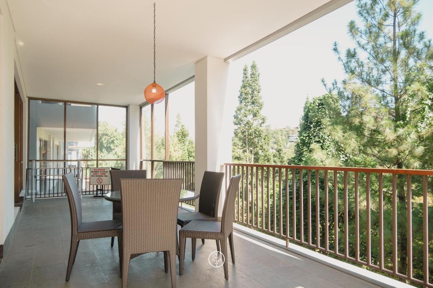 Narwastu Hill View Villa 6 Bedrooms With A Private Swimming Pool Бандунг Екстериор снимка